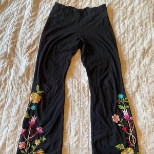 Embroidered yoga pants Johnny Was